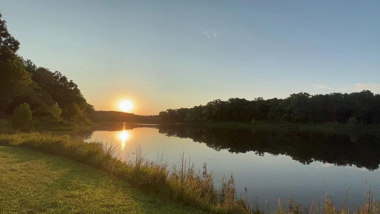 BASED in the Woods #3 (POV Running 🏃🏻‍♂️ Stream around Shawnee Mac Lakes, Watch the SUNRISE!) 🌅