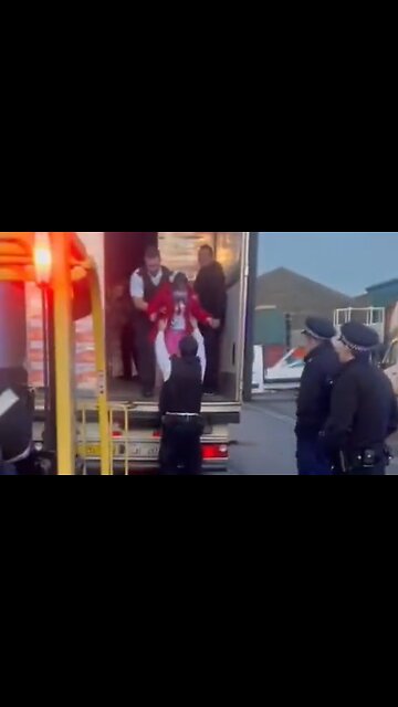 NEVER Reported on MSM - Children Being Rescued From The Back of a Lorry in London - HaloNews