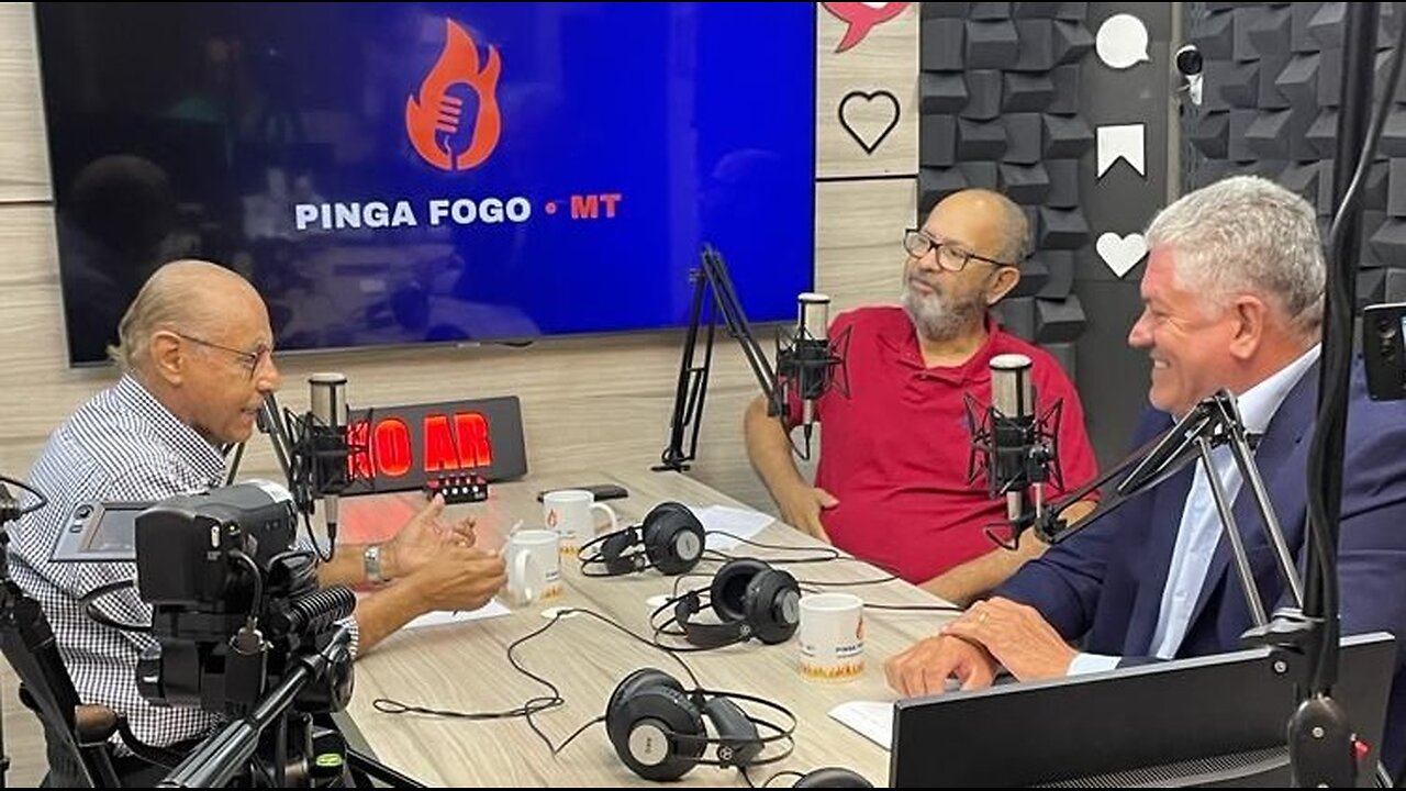 Júio Campos com Rosenwal Rodrigues e Enock Cavalcanti da Silva no Podcast Pinga Fogo