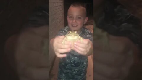 Troy found Smiley The Frog 🐸 #shorts #nature #frog