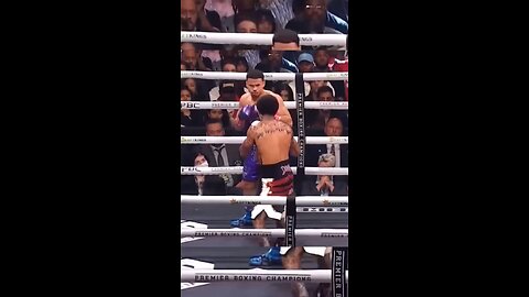 @gervontaa sets up the KO against @rolliesss ‼️🔥 😴