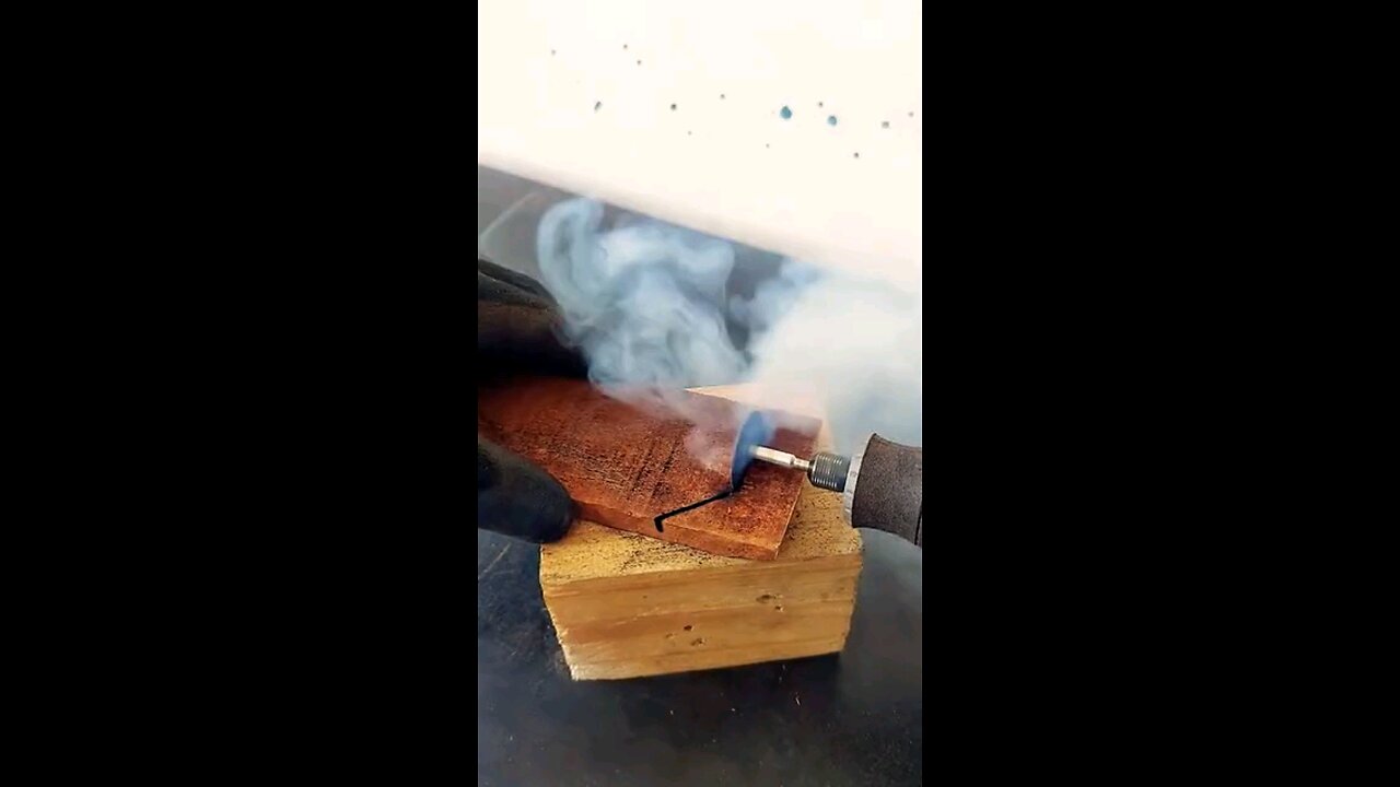 Cutting Wood with a DREMEL 4000