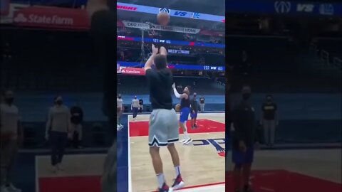 STEPH CURRY makes it look so easy #michaeljordan #stephcurry #basketball #lebronjames #worriors