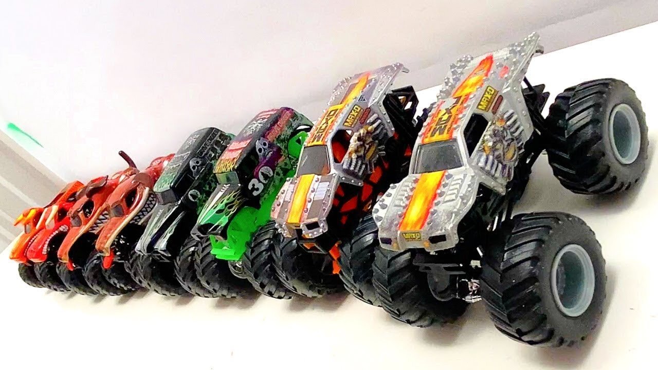 MONSTER JAM | HOT WHEELS vs SPIN MASTER | GRAVE DIGGER | MAX-D | EL TORO LOCO | MONSTER TRUCKS