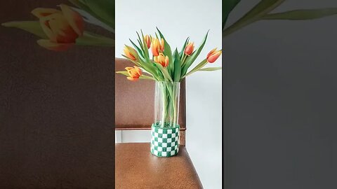 Bring the trendy checkered pattern onto your vase#shorts #shortsclip #shortscraft #diy #diyhomedecor