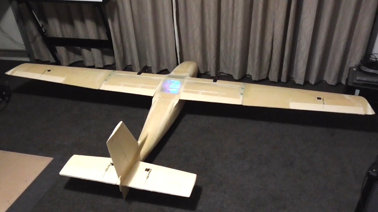 Twin Hopper part 4 (wing join, hatches, wiring)