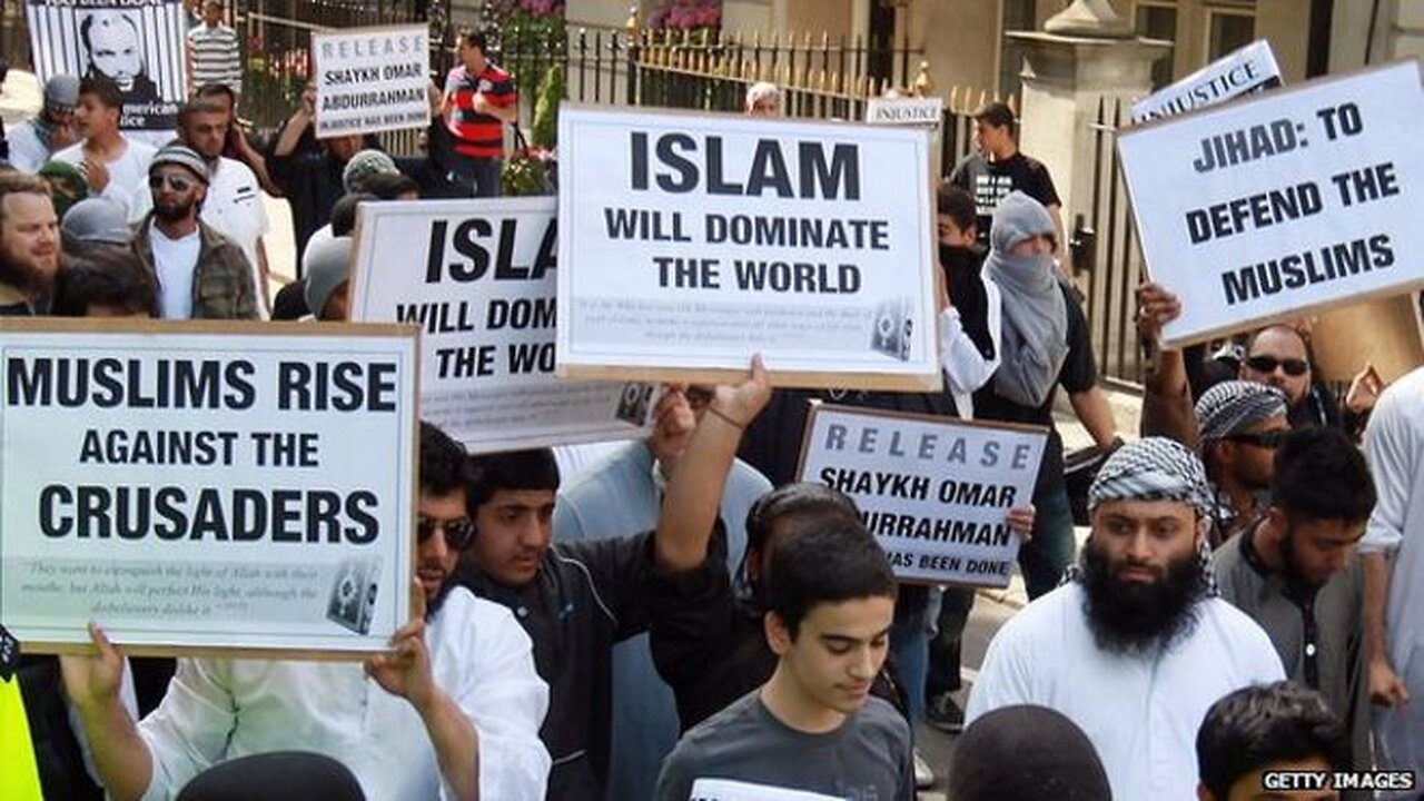 800 million Muslim 'watermelons' convert to Islam every day! | Malay Subs |