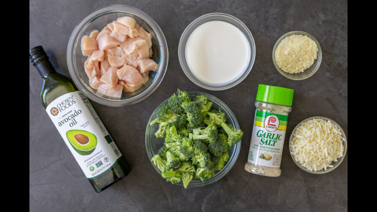 CREAMY CHICKEN WITH BROCCOLI