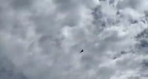 WATCH: B-2 Spirit steal bombers flying over Minnesota and reports from military sources,