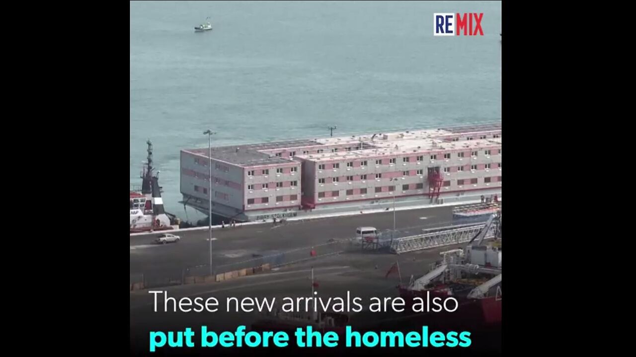 Giant Barge with 500 Illegal Migrants Docked at Small UK Island of Only 13k Residents