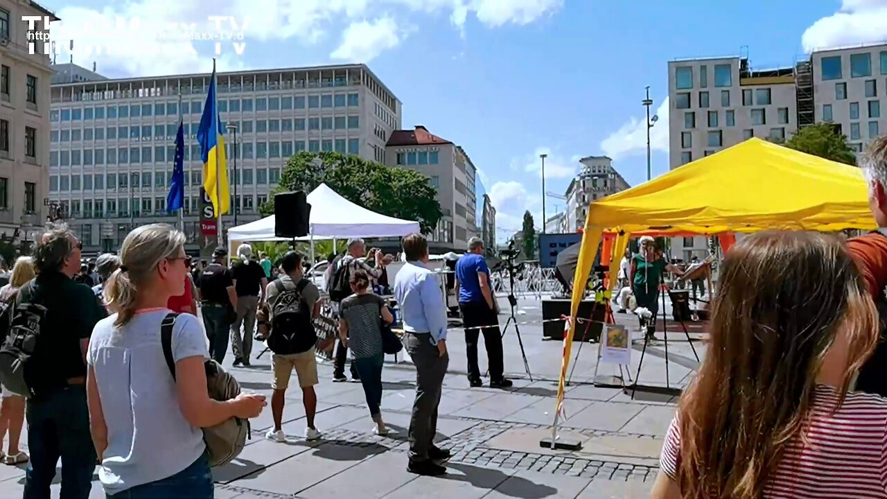 Merkt ihr's auch? Es liegt was in der Luft! - UlliOma & Friends Demo 22.7.23 (1)