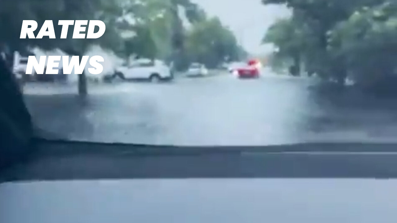 Tesla Cybertruck Drives Through Miami Flood with Ease