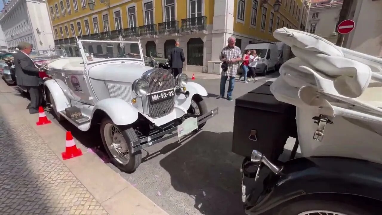 Old Car Lineup - Lisbon Portugal 🇵🇹 (Club De Automóveis Antigos Da Costa Azul)