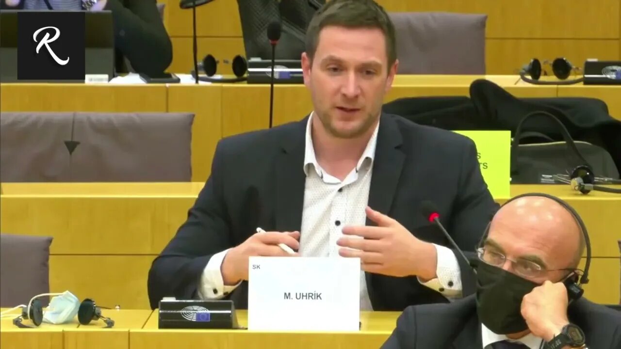 EU opäť proti Madarom - za to,že nechcú duhových pustit do skol