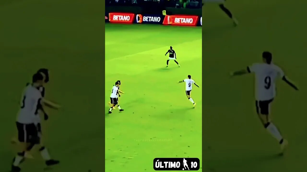 Tiquinho Soares Skills 🔥