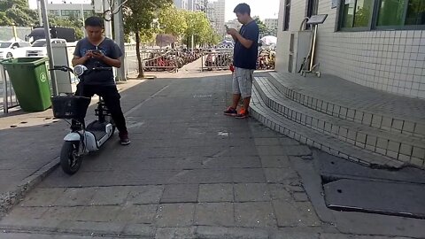 中国大陆第二大手机玻璃加工厂，伯恩光学有限公司，工资2200元保底，公司统一为员工购买五险一金