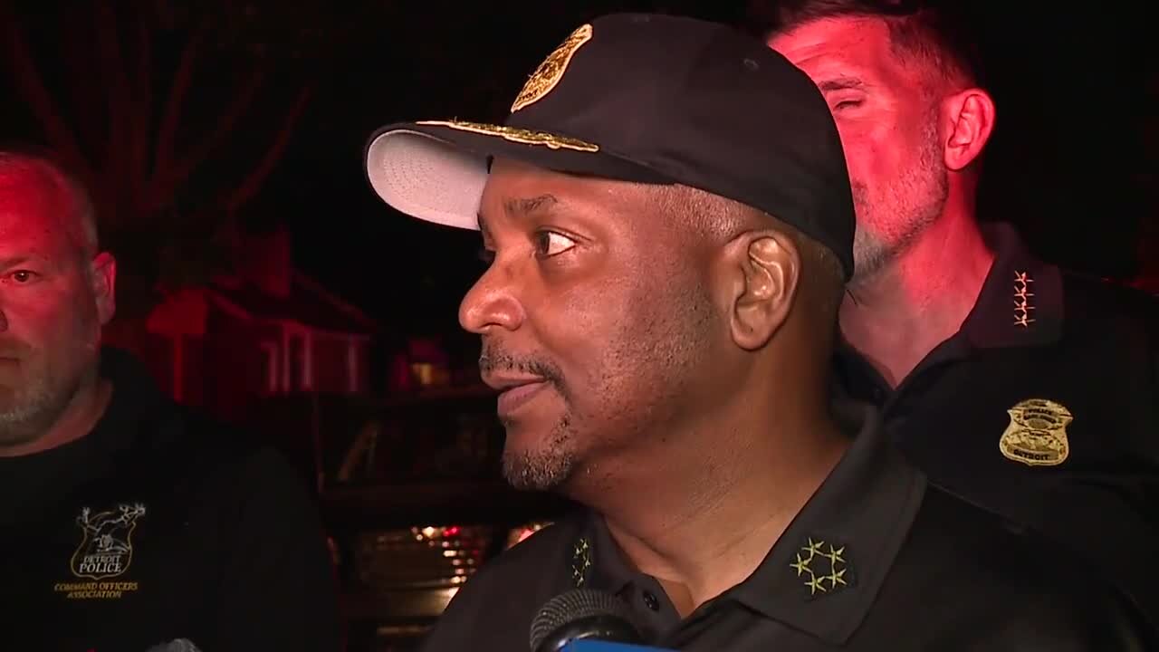 Detroit police chief provides update on plane crashing into backyard