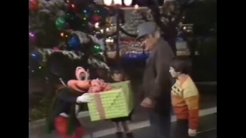 Christmas in Disneyland (1976)