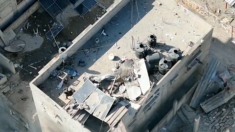 مقاوم فلسطيني اطلق النار من سطح منزل على قوة إسرائيلية مدججة بالسلاح ،