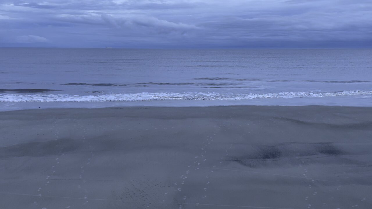 30 seconds of waves crashing