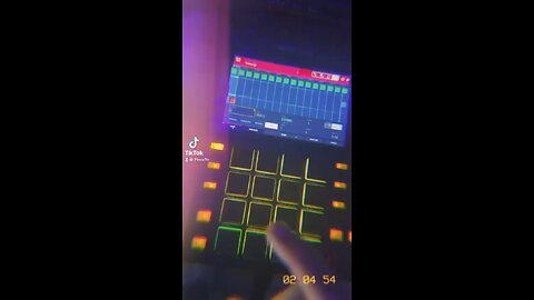 Making a Kanye west beat on my MPC one