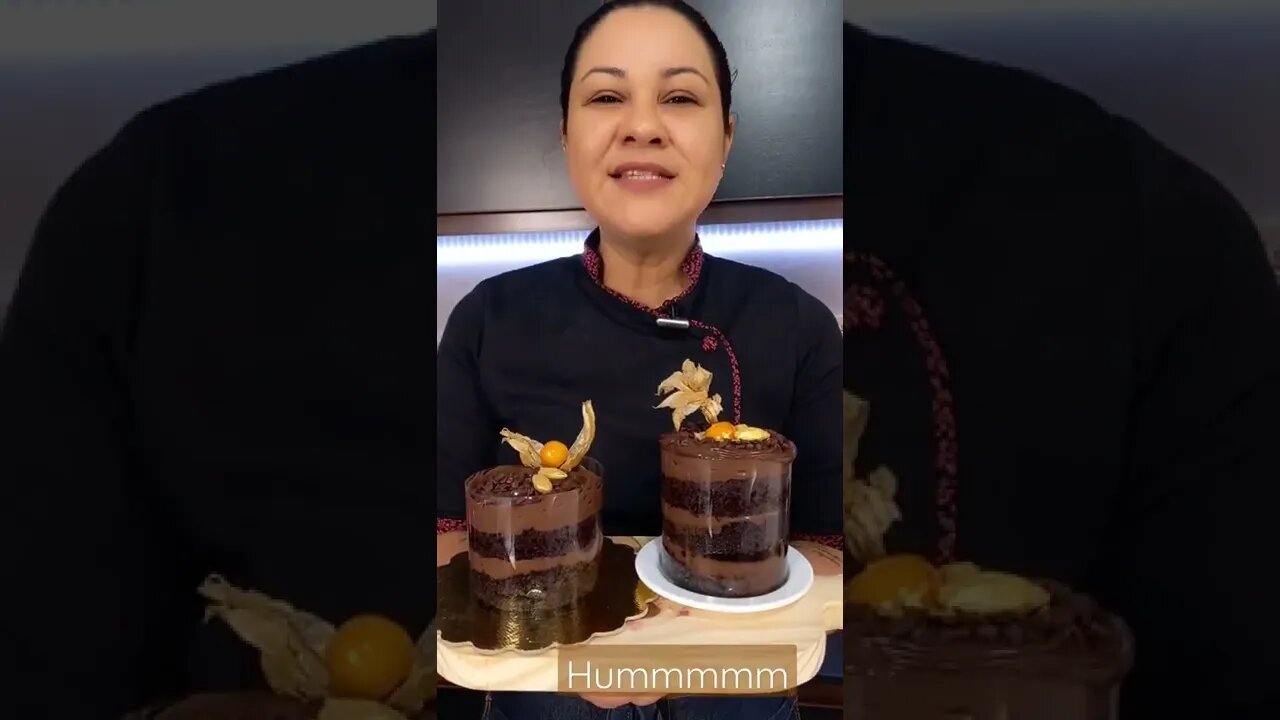 Hummm! Corre para assistir o vídeo completo! #bolos #bolodechocolate #nakedcake