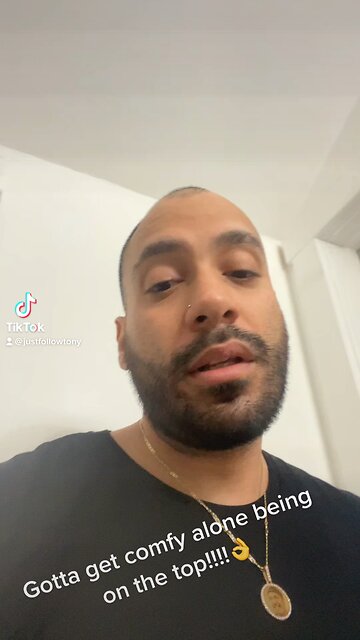 gotta get comfy alone being on the top!! 👌😉