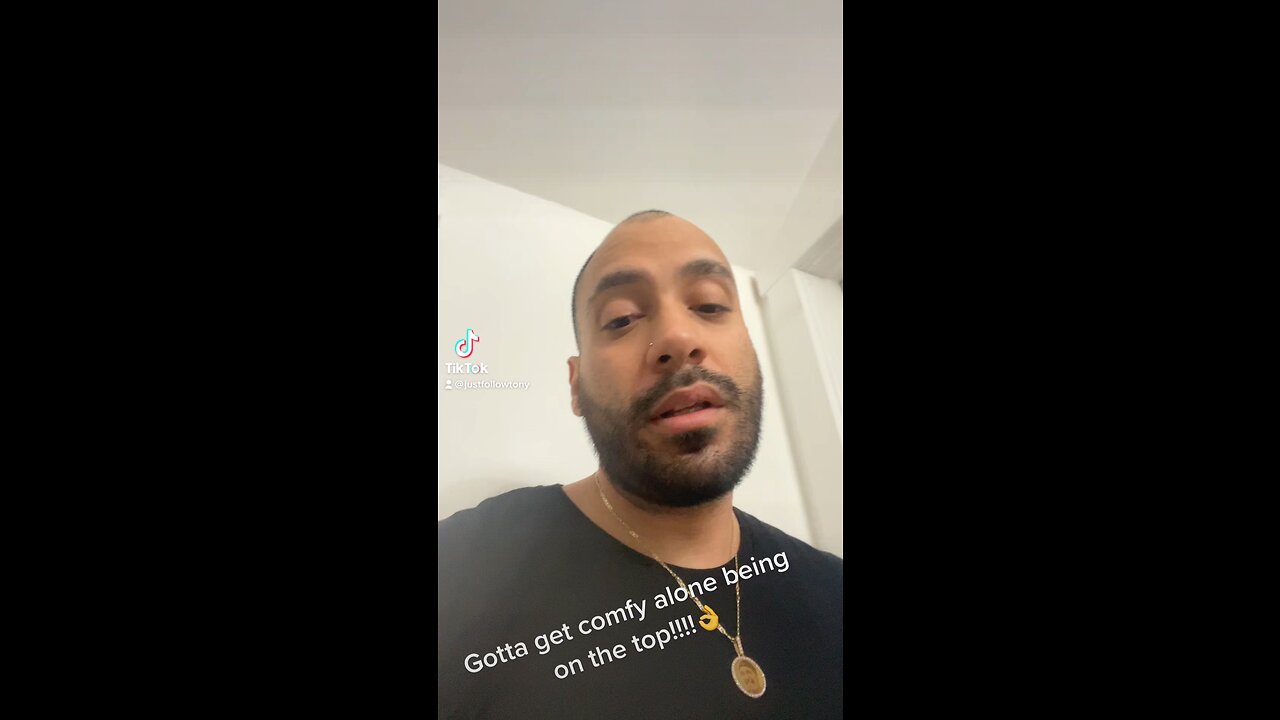 gotta get comfy alone being on the top!! 👌😉