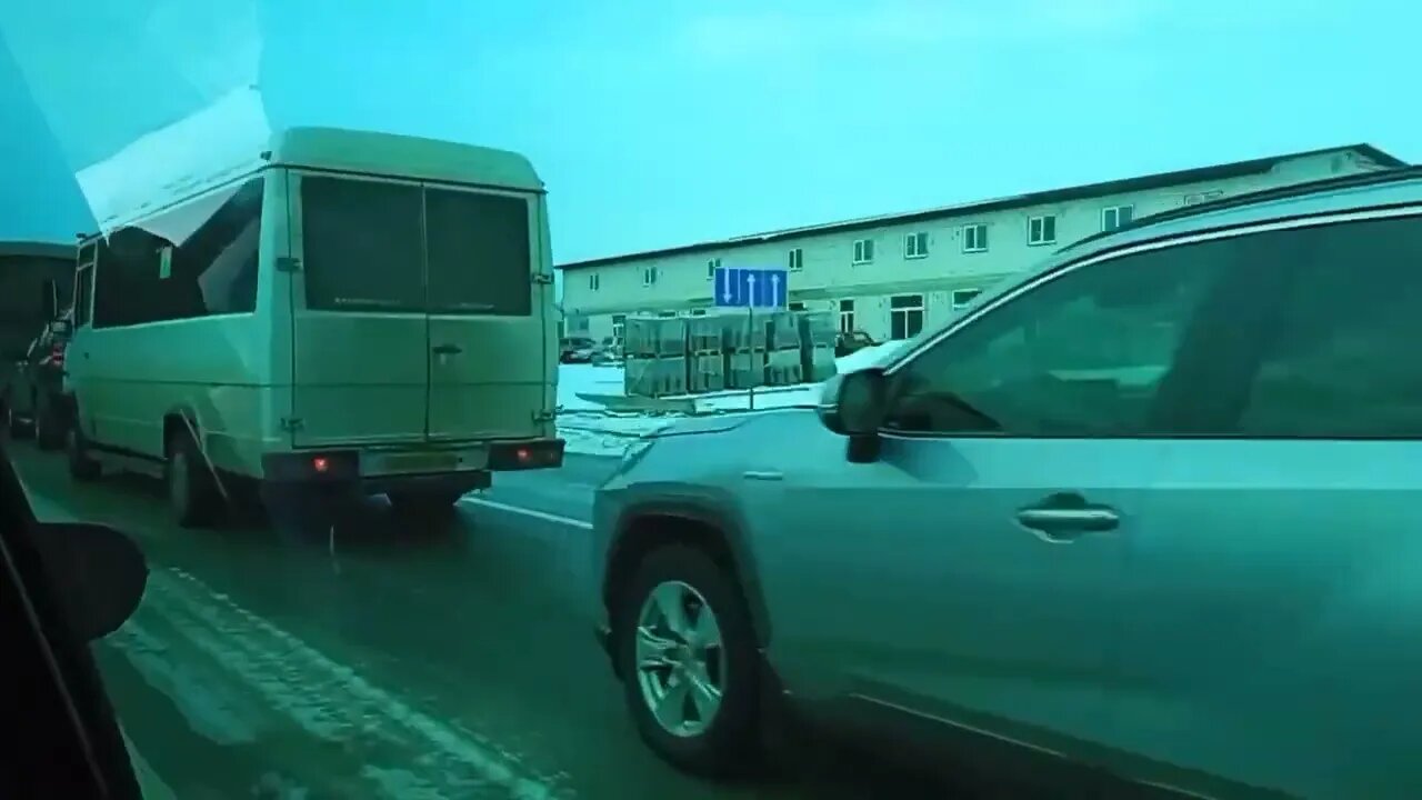 🇺🇦 Graphic War🔥Large Convoy Of Buses Moving Families to Safe Place #WarCrimes Klyny, Ukraine #Shorts