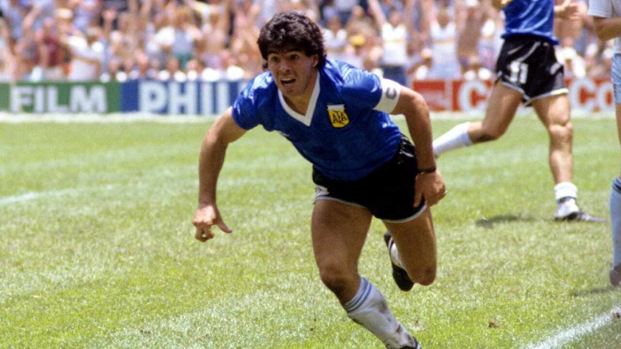 Maradonna VS England 1986 Goal of the century