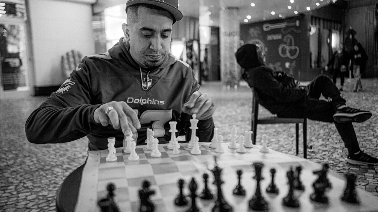 "The Pinnacle of Play: A Masterful Chess Showcase"