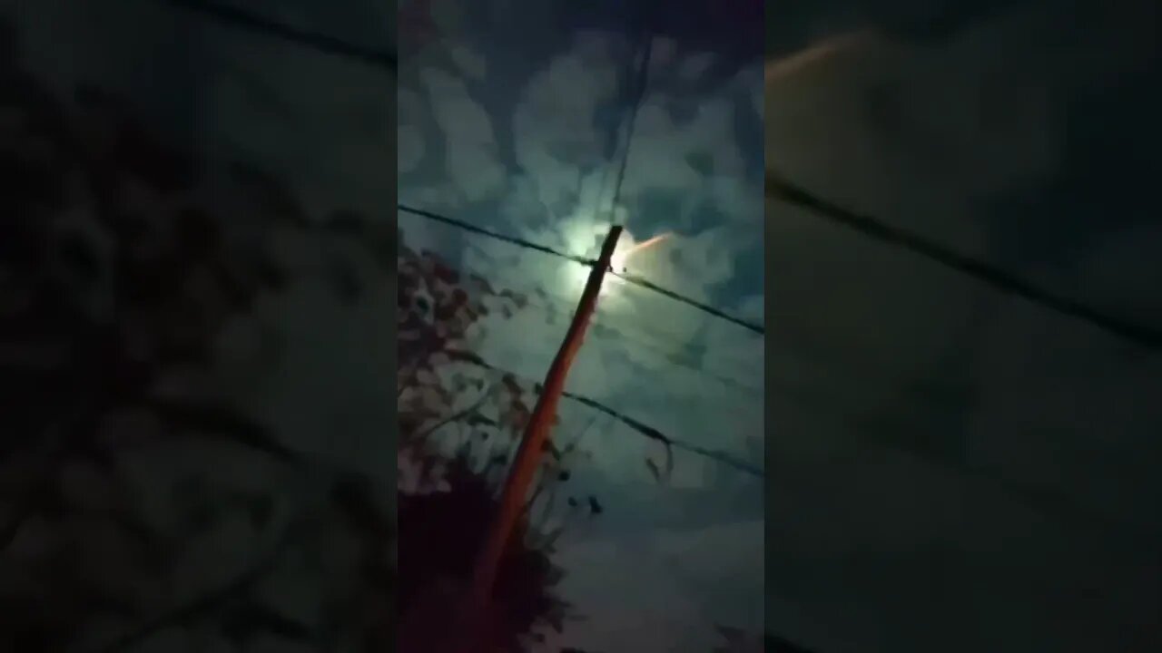 Meteorite Lights Up Night Sky