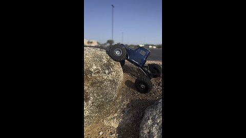 Trx4 rock climb