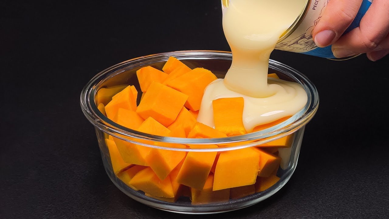 Whisk condensed milk with pumpkin! I make this dessert every weekend!