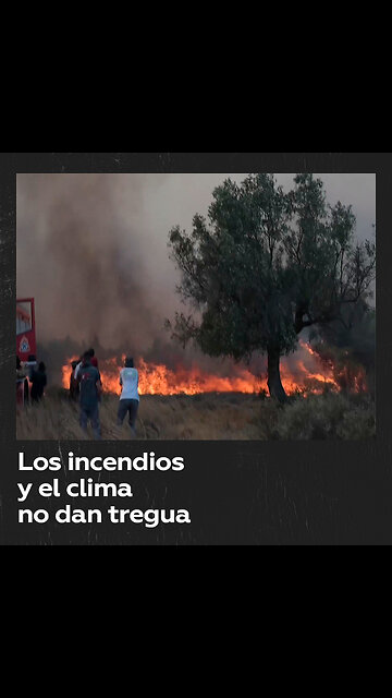 Bomberos y voluntarios combaten incendios en Grecia