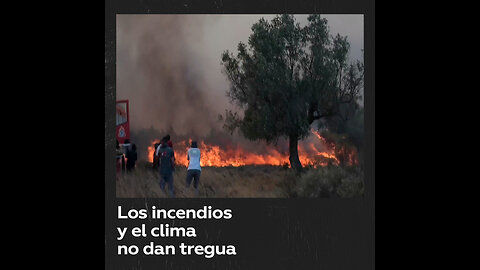 Bomberos y voluntarios combaten incendios en Grecia