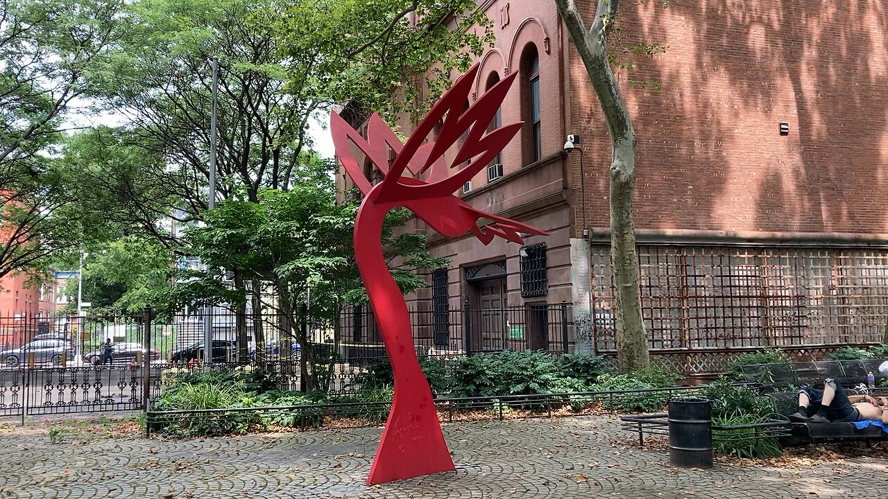 Walking Manhattan: Harlem Art Park (E 120th St)