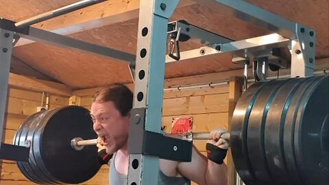 EASY 170 KGS PAUSED SQUAT. NEW PR!