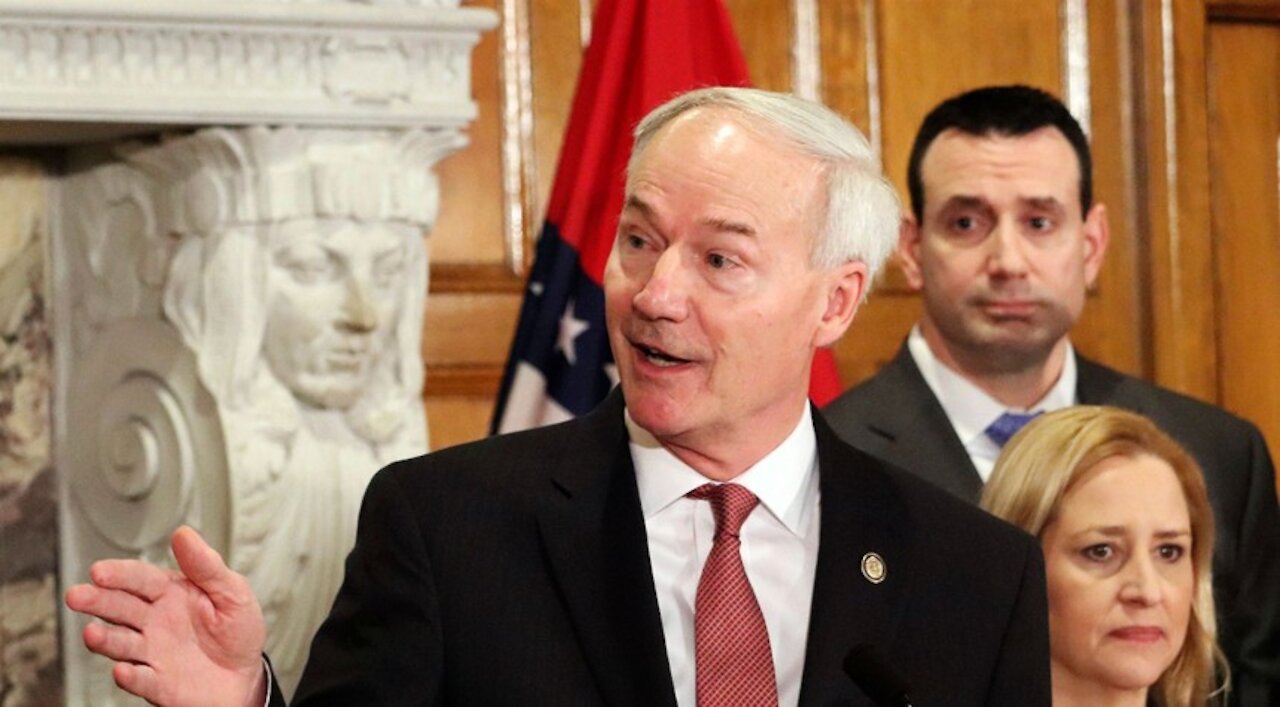 Asa Hutchinson Folds Like a Cheap Suit to Preserve His 'Reasonable Conservative' Credentials