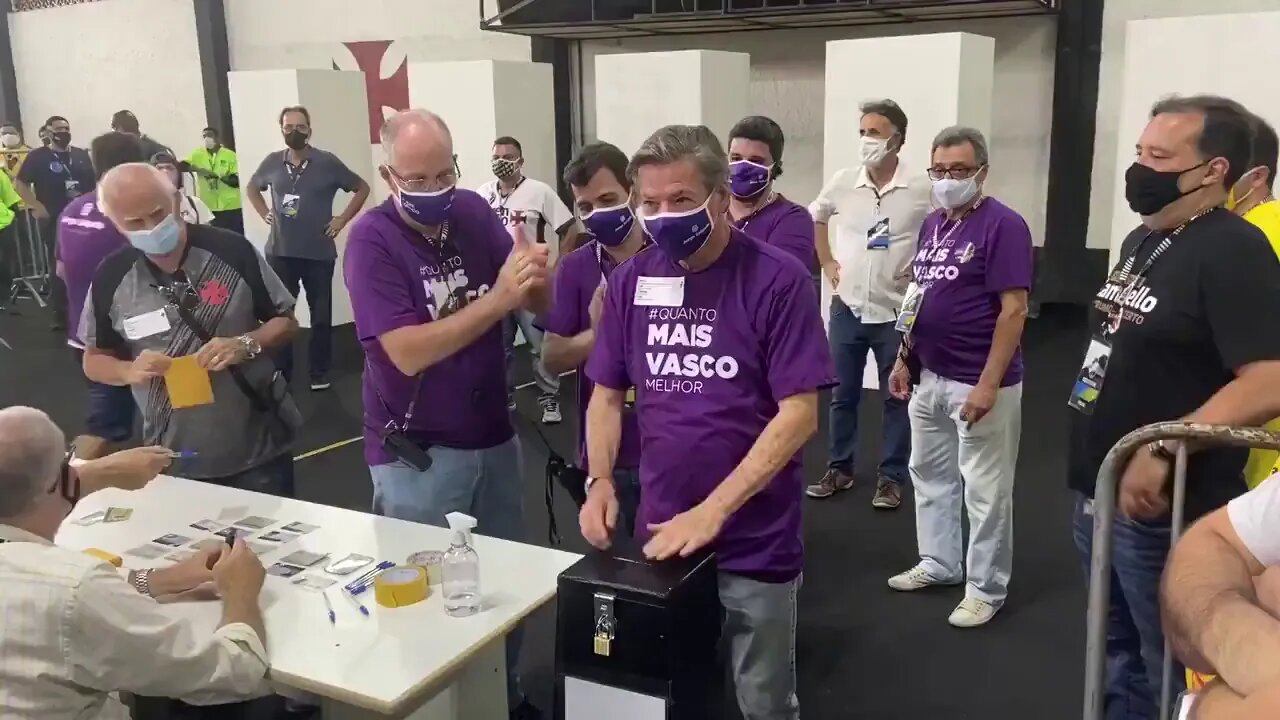 Jorge Salgado votando - Eleições do Vasco 2020