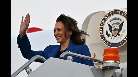 Harris Arrives in Chicago to Star at Democratic Convention