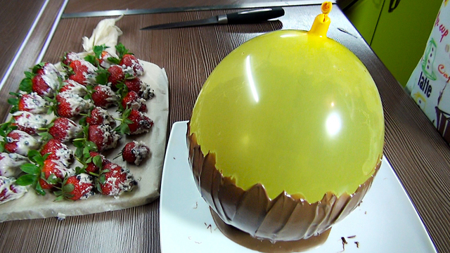 How To Make a Chocolate Bowl Using a Balloon (Tips, Tricks, Fails)