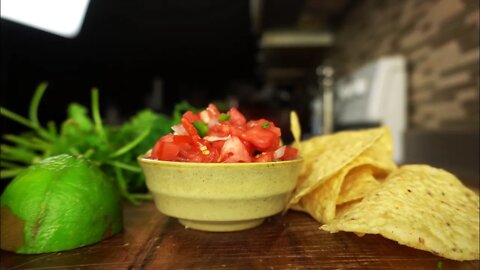 How To Make Fresh Salsa In 60 Seconds - Pico De Gallo Fast! #shorts