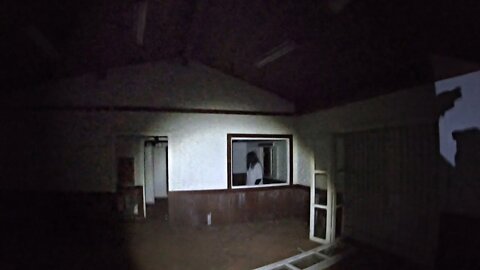 A CASA DE VIDRO - UMA DAS PRIMAS APARECE DO NADA.