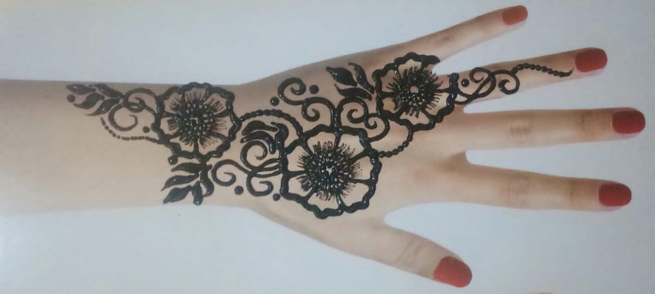 Amazing and Simple mehndi design new mehndi design