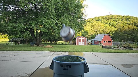 Slow Motion Big Pot Splash / Drop