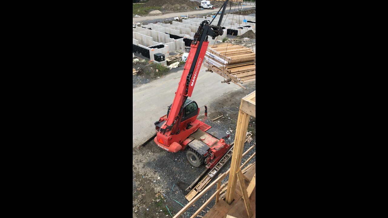 Forklift operator 🏗 Landing wall stacks