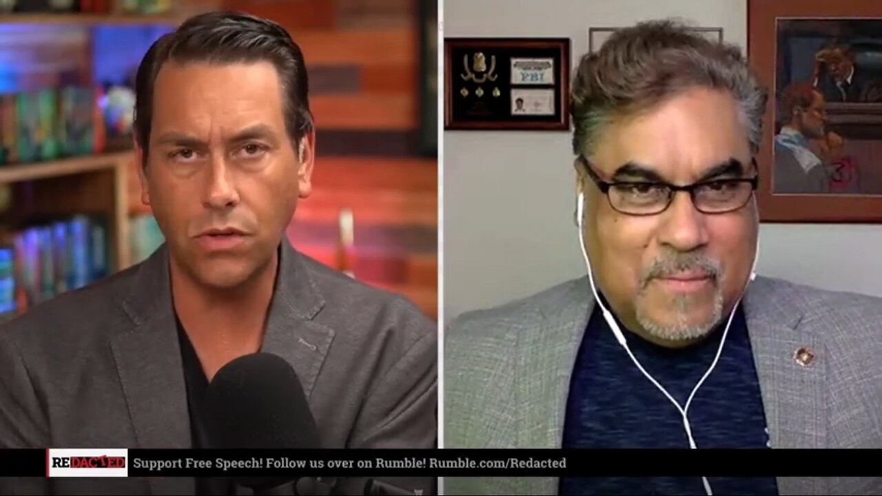 UFO Whistle-blower is a "Deep State Psyop!" - Former FBI John DeSouza!