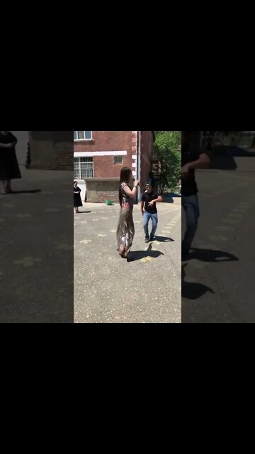 МАЛЕНЬКИЙ МАЛЬЧИК ТАНЦУЕТ ЛЕЗГИНКУ С КРАСАВИЦЕЙ 2022#shorts