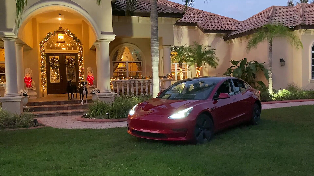 Tesla performs 'Christmas Carol of the Bells' light show